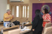 ผู้บริหารคณะศึกษาศาสตร์ ให้การต้อนรับ Professor Emeritus Dr.Yoshio KAMISHINA