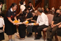 ผู้บริหาร คณาจารย์ และบุคลากร คณะศึกษาศาสตร์ มช. ร่วมงานบำเพ็ญกุศล สวดอภิธรรม และพิธีมอบร่าง ผศ.ลมูล จันทน์หอม
