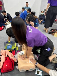 ครูร่วมอบรมการช่วยฟื้นคืนชีพขั้นพื้นฐานสำหรับประชาชนทั่วไป (Basic life support)