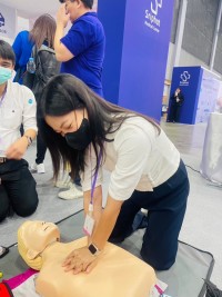 ครูร่วมอบรมการช่วยฟื้นคืนชีพขั้นพื้นฐานสำหรับประชาชนทั่วไป (Basic life support)