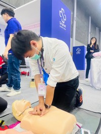 ครูร่วมอบรมการช่วยฟื้นคืนชีพขั้นพื้นฐานสำหรับประชาชนทั่วไป (Basic life support)