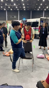 ครูร่วมอบรมการช่วยฟื้นคืนชีพขั้นพื้นฐานสำหรับประชาชนทั่วไป (Basic life support)