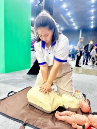 ครูร่วมอบรมการช่วยฟื้นคืนชีพขั้นพื้นฐานสำหรับประชาชนทั่วไป (Basic life support)