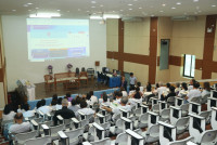 ผู้บริหารคณะศึกษาศาสตร์ ให้การต้อนรับนักศึกษารหัส 17 ในโอกาสเข้ามอบทุนการศึกษาและจัดกิจกรรมคืนสู่เหย้า รหัส 172