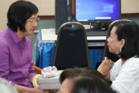 ผู้บริหารคณะศึกษาศาสตร์ ให้การต้อนรับนักศึกษารหัส 17 ในโอกาสเข้ามอบทุนการศึกษาและจัดกิจกรรมคืนสู่เหย้า รหัส 172