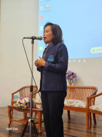 ผู้บริหารคณะศึกษาศาสตร์ ให้การต้อนรับนักศึกษารหัส 17 ในโอกาสเข้ามอบทุนการศึกษาและจัดกิจกรรมคืนสู่เหย้า รหัส 172