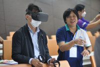 คณาจารย์คณะศึกษาศาสตร์ และคณาจารย์โรงเรียนสาธิตฯ เข้าร่วมศึกษาดูงาน Virtual Reality Classroom คณะบริหารธุรกิจ