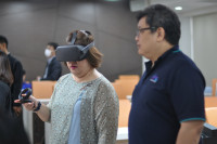 คณาจารย์คณะศึกษาศาสตร์ และคณาจารย์โรงเรียนสาธิตฯ เข้าร่วมศึกษาดูงาน Virtual Reality Classroom คณะบริหารธุรกิจ