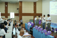 ผู้บริหารคณะศึกษาศาสตร์ ให้การต้อนรับนักศึกษารหัส 19 ในโอกาสเข้ามอบทุนการศึกษาและจัดกิจกรรม {อุ่นไอฮัก ถักทอใจ๋ สานสายใย ED192}