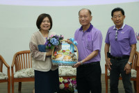 ผู้บริหารคณะศึกษาศาสตร์ ให้การต้อนรับนักศึกษารหัส 14 และ 15 ในโอกาสเข้าเยี่ยมคณะ แสดงมุทิตาจิตต่อคณาจารย์อาวุโส และมอบทุนการศึกษาแก่นักศึกษาที่ขาดแคลนทุนทรัพย์