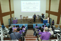 ผู้บริหารคณะศึกษาศาสตร์ ให้การต้อนรับนักศึกษารหัส 14 และ 15 ในโอกาสเข้าเยี่ยมคณะ แสดงมุทิตาจิตต่อคณาจารย์อาวุโส และมอบทุนการศึกษาแก่นักศึกษาที่ขาดแคลนทุนทรัพย์