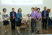 ผู้บริหารคณะศึกษาศาสตร์ ให้การต้อนรับนักศึกษารหัส 14 และ 15 ในโอกาสเข้าเยี่ยมคณะ แสดงมุทิตาจิตต่อคณาจารย์อาวุโส และมอบทุนการศึกษาแก่นักศึกษาที่ขาดแคลนทุนทรัพย์