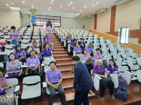 ผู้บริหารคณะศึกษาศาสตร์ ให้การต้อนรับนักศึกษารหัส 14 และ 15 ในโอกาสเข้าเยี่ยมคณะ แสดงมุทิตาจิตต่อคณาจารย์อาวุโส และมอบทุนการศึกษาแก่นักศึกษาที่ขาดแคลนทุนทรัพย์