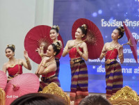 ผู้บริหารคณะศึกษาศาสตร์ ร่วมพิธีลงนาม MOU กับ สพม.ลปลพ. { เชื่อมต่อทุกโอกาส สร้างสังคมอนาคตอย่างยั่งยืน }