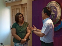 ผู้บริหารคณะศึกษาศาสตร์ Asst.Prof.Takehiro Ono อาจารย์จาก Hokkaido University of Education ประเทศญี่ปุ่น เพื่อเก็บข้อมูลโครงการครูรัก(ษ์)ถิ่น