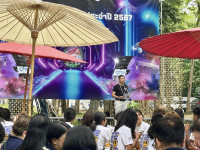 ผู้บริหารคณะศึกษาศาสตร์ มช. ร่วมให้การต้อนรับนักศึกษาใหม่มหาวิทยาลัยเชียงใหม่ รหัส 67 ที่เข้าร่วมกิจกรรมประเพณีรับน้องรถไฟ ปี 2567