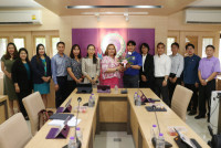 ผู้บริหารคณะศึกษาศาสตร์ แสดงความยินดีแก้ผู้บริหารและคณาจารย์ ในการประชุมคณะกรรมการบริหารประจำคณะ ครั้งที่ 7/2567