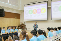 คณาจารย์และบุคลากร อบรมในหัวข้อ Discovering Positive Education