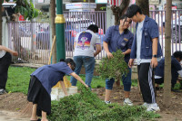 คณะศึกษาศาสตร์ มช. จัดกิจกรรมปรับปรุงภูมิทัศน์ (ปลูกหญ้า) เนื่องในโอกาสพระราชพิธีมหามงคลเฉลิมพระชนมพรรษา 6 รอบ พระบาทสมเด็จพระเจ้าอยู่หัว 28 กรกฎาคม 2567