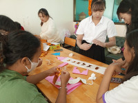 ประมวลภาพกิจกรรมโครงการจัดการเรียนการสอนภาษาไทยในฐานะภาษาต่างประเทศ ภาคเรียนที่ 2/2566 : กิจกรรมประดิษฐ์ตุงไส้หมูและตุงนักษัตร