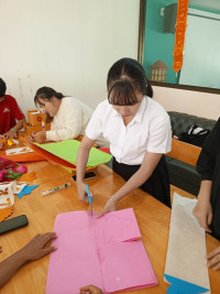 ประมวลภาพกิจกรรมโครงการจัดการเรียนการสอนภาษาไทยในฐานะภาษาต่างประเทศ ภาคเรียนที่ 2/2566 : กิจกรรมประดิษฐ์ตุงไส้หมูและตุงนักษัตร