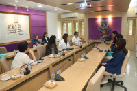 ผู้บริหารคณะศึกษาศาสตร์ และคณะครูโรงเรียนสาธิตมหาวิทยาลัยเชียงใหม่ ให้การต้อนรับคณะเดินทางจากธนาคารแห่งประเทศไทย ในโอกาสเข้าหารือทางวิชาการ