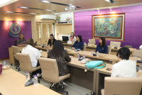 ผู้บริหารคณะศึกษาศาสตร์ และคณะครูโรงเรียนสาธิตมหาวิทยาลัยเชียงใหม่ ให้การต้อนรับคณะเดินทางจากธนาคารแห่งประเทศไทย ในโอกาสเข้าหารือทางวิชาการ