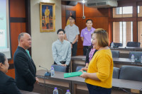ผู้บริหารคณะศึกษาศาสตร์ มช. รับมอบ Bigbot AI Chatbot ประเภท Pro แบบรายปี จำนวน 1,500 License จากบริษัท บิ๊กบอท เอไอ จำกัด