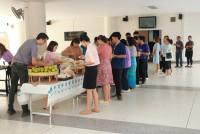 ผู้บริหาร คณาจารย์ เจ้าหน้าที่คณะศึกษาศาสตร์ มช. และโรงเรียนสาธิตมหาวิทยาลัยเชียงใหม่ ร่วมแสดงความยินดีแด่ รองศาสตราจารย์ ดร. เกียรติสุดา ศรีสุข ในโอกาสเข้ารับ โล่รางวัลพระราชทานอาจารย์ดีเด่นแห่งชาติ สาขาสังคมศาสตร์ ประจำปี พ.ศ. 2567 (ปอมท.)