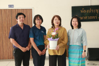 ผู้บริหาร คณาจารย์ เจ้าหน้าที่คณะศึกษาศาสตร์ มช. และโรงเรียนสาธิตมหาวิทยาลัยเชียงใหม่ ร่วมแสดงความยินดีแด่ รองศาสตราจารย์ ดร. เกียรติสุดา ศรีสุข ในโอกาสเข้ารับ โล่รางวัลพระราชทานอาจารย์ดีเด่นแห่งชาติ สาขาสังคมศาสตร์ ประจำปี พ.ศ. 2567 (ปอมท.)