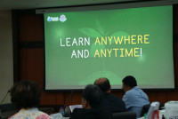 ผู้บริหารคณะศึกษาศาสตร์ และคณะผู้วิจัย ให้การต้อนรับคณะกรรมการติดตามประเมินผลโครงการจากกองทุนพัฒนาสื่อปลอดภัยและสร้างสรรค์ 