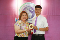 นักศึกษาแลกเปลี่ยนจากไต้หวัน เข้ารับมอบประกาศนียบัตรในโอกาสสำเร็จการศึกษา ในฐานะนักศึกษาสมทบ สาขาวิชาภาษาไทย ในภาคการศึกษาที่ 2/ 2567