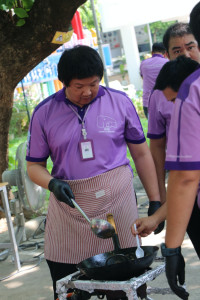 คณะศึกษาศาสตร์ มช. จัดกิจกรรมการแข่งขันลาบพื้นเมืองของบุคลากร สร้างความสามัคคีในองค์กร