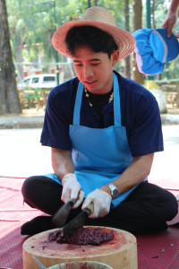 คณะศึกษาศาสตร์ มช. จัดกิจกรรมการแข่งขันลาบพื้นเมืองของบุคลากร สร้างความสามัคคีในองค์กร