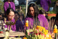 รดน้ำดำหัวอธิการบดี และ คณาจารย์อาวุโสของคณะฯ