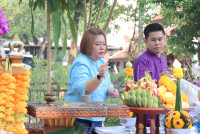 รดน้ำดำหัวอธิการบดี และ คณาจารย์อาวุโสของคณะฯ