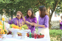 รดน้ำดำหัวอธิการบดี และ คณาจารย์อาวุโสของคณะฯ