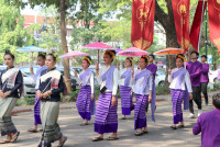 รดน้ำดำหัวอธิการบดี และ คณาจารย์อาวุโสของคณะฯ