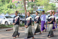 รดน้ำดำหัวอธิการบดี และ คณาจารย์อาวุโสของคณะฯ