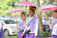 รดน้ำดำหัวอธิการบดี และ คณาจารย์อาวุโสของคณะฯ
