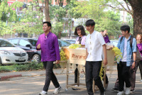 รดน้ำดำหัวอธิการบดี และ คณาจารย์อาวุโสของคณะฯ