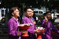 รดน้ำดำหัวอธิการบดี และ คณาจารย์อาวุโสของคณะฯ