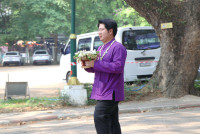 รดน้ำดำหัวอธิการบดี และ คณาจารย์อาวุโสของคณะฯ