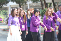 รดน้ำดำหัวอธิการบดี และ คณาจารย์อาวุโสของคณะฯ
