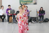รดน้ำดำหัวอธิการบดี และ คณาจารย์อาวุโสของคณะฯ