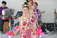 รดน้ำดำหัวอธิการบดี และ คณาจารย์อาวุโสของคณะฯ