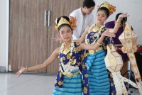 รดน้ำดำหัวอธิการบดี และ คณาจารย์อาวุโสของคณะฯ