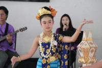 รดน้ำดำหัวอธิการบดี และ คณาจารย์อาวุโสของคณะฯ