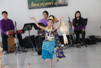 รดน้ำดำหัวอธิการบดี และ คณาจารย์อาวุโสของคณะฯ
