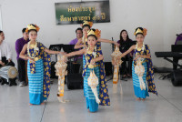 รดน้ำดำหัวอธิการบดี และ คณาจารย์อาวุโสของคณะฯ